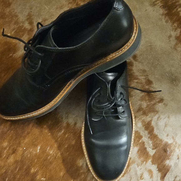 Mens Cole Haan Black Leather Derby Shoes with Tan Contrast Welt main image 4